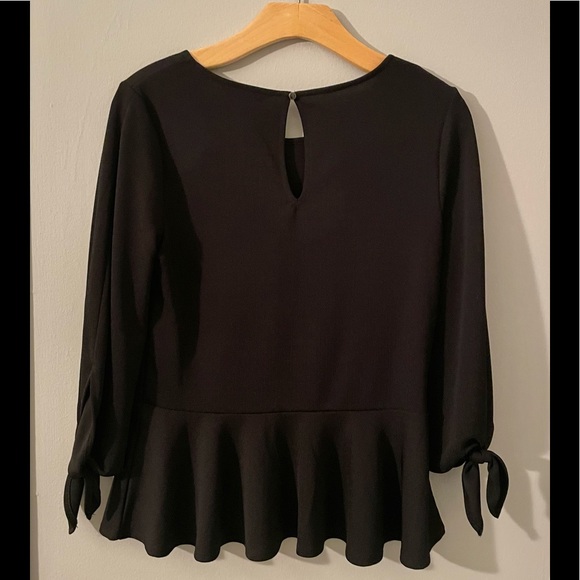 Banana Republic Black Tie-Sleeve Crepe Top - Picture 4 of 5
